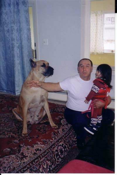 Roustam Kamsky holding Sandra Sloan